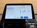 お好みの温度に設定すれば、車内の温度を検知し自動で調整してくれるオートエアコン!暑い、寒いと何度もスイッチを操作しなくても済みます☆☆
