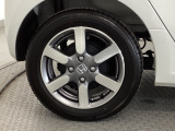 アルミホイールです。足元が引き立つので、車全体のイメージがアップしますよ!