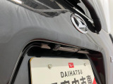 【バックカメラ】 対応モニターを装着することで、駐車時に車両後方の様子を見ることができます。