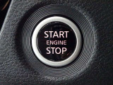 【プッシュスタート】キーが車内にあれば、エンジンの始動・停止はブレーキを踏んでスイッチを押すだけ!キーを取り出す手間を省き、ワンプッシュで操作するので簡単でスムーズ!