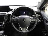 各操作スイッチなどもハンドルから手を放すことなく操作可能で安全運転に支援いたします!