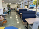 キッズコナー前に広い席もご準備が御座います。小さなお子様もご一緒にご来店の際はお声が得ください。