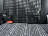 ◆ISOFIX◆シートベルトいらずでチャイルドシートと固定金具を連結するだけでガッチリ固定できます。