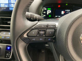 運転中、オーディオの操作をしてて、ハッとしたことはありませんか?ステアリングスイッチは、運転中でもハンドルでオーディオの操作が可能です。安全なドライブをサポートします。