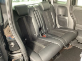 シート表皮は専用のクリーナーできれいにクリーニングしていて清潔です。