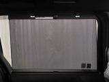 両側サンシェード付き♪休憩中や車中泊の際に外からの視線を遮ることができます♪