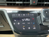 オートエアコンは、温度や風量を自動で調整してくれるため、運転に集中でき、疲労軽減にもつながります。また、車内の温度を一定に保つことで、結露やカビの発生を防ぐ効果もあります。