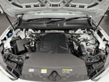Audi Roadside Assistanceも1年間付帯。万一の路上での故障など、緊急時の応急処置や車両の牽引、ドライバーの移動手段の手配を無料でご利用になれるプログラムです。