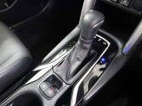 電動パーキングブレーキで引っ張る力が弱い、踏みこむ力が弱くブレーキが十分に効かずに、坂道では車が動き出してしまう恐れを防げて力の弱い人でも安定したブレーキ性能が期待できます。
