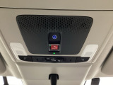 【SOSボタン】体調が悪くなったときや、事故に遭遇したとき、あおり運転にあっている時など、緊急時にボタンを押すと緊急サポートセンターにつながり、オペレーターが警察・救急への取次ぎを行います。