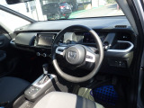 ★フロントシート★ 自然な姿勢のままでいられるシートが、運転しやすさと疲れにくさを感じさせてくれるはずです♪