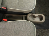 カップホルダーは運転席や助手席からちょうど手の届く位置です!!