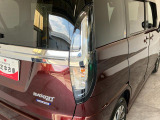 品質へのこだわり!フロアマットやシートなど車内をキレイに清掃し、ニオイや汚れなどを徹底的にクリーニングしてもらっております。室内はピカピカです☆