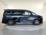 両側パワースライドドア付きだから、狭い駐車スペースなどでの 乗り降りラクラク!小さなお子さまのいるご家庭には嬉しい装備。