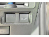 【パワーバックドア】スマートキーや運転席のボタンを押すだけでリアゲートが自動で開閉します!荷物を持っている時や、高い位置にあるバックドアを閉める際に便利な機能です