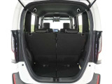 ◆フル乗車でもしっかり荷物を収納出来るラゲッジスペースです。普段の買い物でしたらしっかり積める十分な荷室スペースが確保されています。