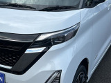悪天候や夜間走行時も良好な視界を確保し安心して運転できるLEDヘッドライトを装備!点灯速度が早く、消費電力も抑えられています。夜間の運転が楽しくなりますね♪