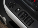 電動格納式ドアミラー・パワーウインドウを装備しています。