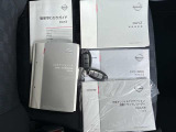 取扱説明書、保証書も付属しております。 キーは2本付属しております。