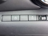 VDC(横滑り防止装置)などの安全装備をまとめたスイッチ類!状況に応じた設定変更が手元でスムーズに行える利便性の高い配置です。