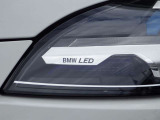 LEDヘッドラントは自然に近い色で、夜間の運転時や天候の悪い時にキレイに照らしてくれます。