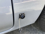 外部電源入力を装備しておりますのでオートキャンプ場などでもお車のバッテリーを気にせずに機能を使用できます。