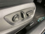 パワーシート搭載。微妙な調整が手軽にでき、ピッタリのポジションで運転することが可能です。