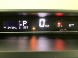 1年間走行距離無制限保証/走行2.5万km/CDチューナー/LEDヘッドライト/クリアランスソナー/電動格納ミラー/アイドリングストップ/キーレスエントリー/オートマチックハイビーム/オートライト