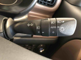 ☆オートライト機能☆車外の明るさに応じて自動的でヘッドランプを点灯および消灯します。夕暮れ時やトンネルなどで便利です!