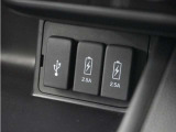 ◆USBチャージャー◆使いやすい場所に装備されています。