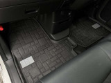 マットはオールシーズンマッドです。