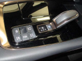 スムーズな操作で快適に運転を楽しめるよう、シフトポジションを電動で制御するエレクトロシフトマチック採用!!