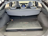 普段のお買い物や通勤、送迎等に十分な荷室スペースを確保しております。セカンドシートを倒すと、大きな荷物の積載も可能です♪