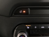 運転席、助手席には3段階で温度調節が可能なシートヒーターを装備しております。ステアリングヒーターはハンドルをじんわりと温めます♪寒い朝でも快適に運転できますよ♪