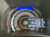 必要な情報をひと目で確認できるメーターデザイン。直感的な表示で、運転をサポートします。