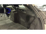 自動車保険に関しても、メルセデス・ベンツ専用のプログラムをご用意しております。飛び石や落下物などでのフロントガラスの修理が必要となった場合、最大で9万円分の補償を致します。