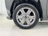 純正アルミホイールが車の雰囲気を引き立てますね!