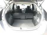 リアシートを倒すと『何ということでしょう』とても広い荷室に早変わり!!