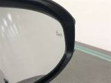 《ブラインドスポットモニター(BSM)》隣の車線を走るクルマをレーダーで探知。ドアミラーでは確認しづらい死角エリアのクルマを、ミラーについたLEDインジケーターを点滅させ、ドライバーに注意を促します。