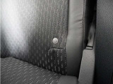 ◆ISOFIX◆シートベルトいらずでチャイルドシートと固定金具を連結するだけでガッチリ固定できます。