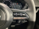 追従型クルーズコントロール付!高速道路走行時にアクセルやブレーキを操作することなく、前方車との車間距離を保つよう自動で車速をコントロールします。全車速追従機能は時速0キロから高速域までカバー!
