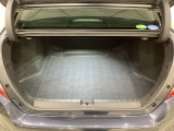 ラゲッジも広く使いやすいトランクは、開口部も広く荷物の積み下ろしもしやすいお車となっております。