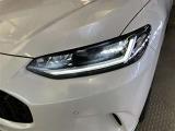 LEDヘッドライトです。デザイン性がよくとても明るいので、夜間の走行や悪天候でも安心です。しかも長寿命!