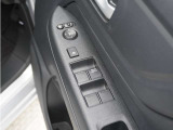 ◆パワーウィンドウスイッチ◆運転席から全席の窓の開閉操作を行うことが出来いつでも換気ができます!