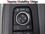 駐車時に便利なスマ-トキ-連動オ-ト格納式ドアミラーを装備しています。施錠すると自動的にドアミラーを格納する便利な機能です!