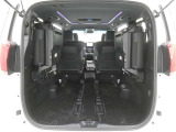 【シートアレンジ可能】ゆとりあるワイドな車内空間は、ドライブを始め買い物やレジャーなど、幅広く活躍します。一人でもみんなとでもお出かけを楽しみましょう!