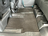 足元は広々♪しっかり内装ルームクリーニングを実施しています。車に自信があるからこそ、是非一度ご来店頂き見てもらえると幸いです。