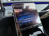 メルセデス・ベンツの定める厳しい基準をクリアしたお車のみをご案内させて頂きます。納車前整備はメーカー規定に基づき最大100項目にも及ぶ点検を熟練のメカニックによって行いご納車させて頂きます。