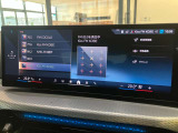 シフトレバー周辺に搭載されたiDrive(ナビのコントローラー)はドライバーの運転姿勢を崩さず、直感的に操作が可能で御座います