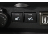 運転席と助手席には寒い日の肩や腰、冷えやすい下肢を温めてくれるシートヒーターが付いております!